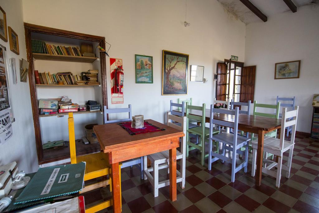Hostel Aneley Tanti Bagian luar foto